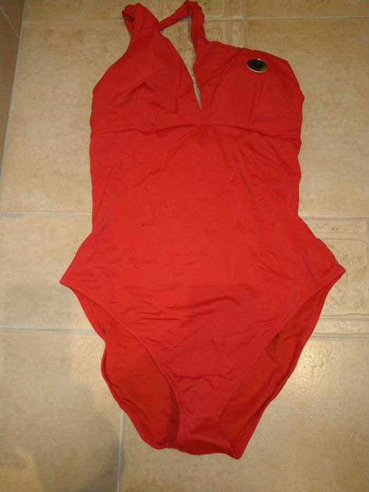 Нов бански LC Waikiki