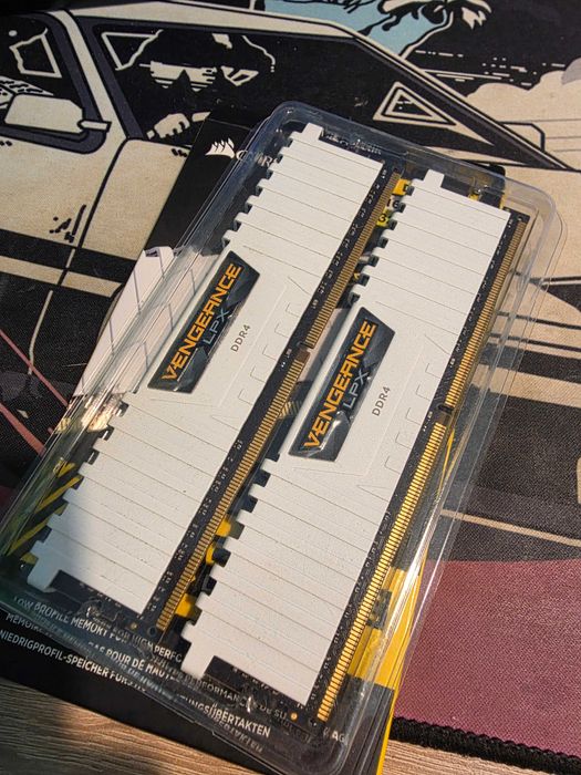 Corsair Vengance LPX DDR4 3200MHz 2x16GB 32GB RAM Пръчки