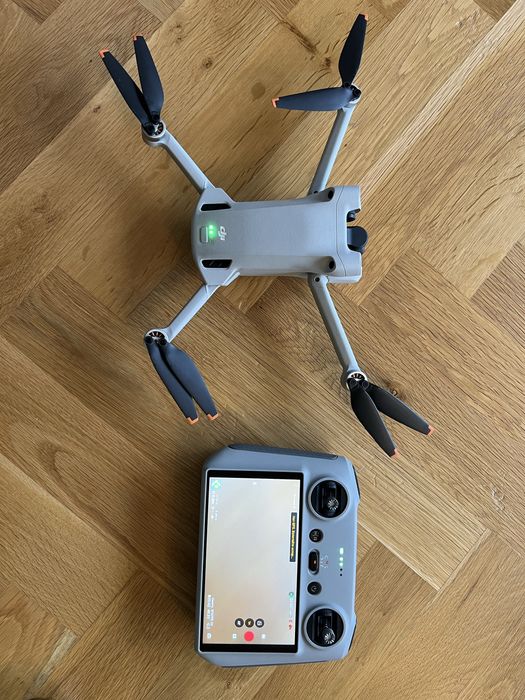 DJI mini 3 pro има оригинална кутия + 64 гб памет може бартер на insta 360 x3-5