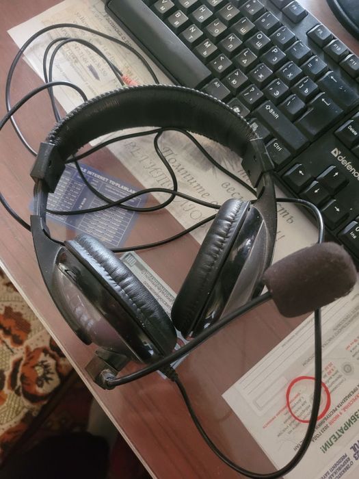 монитор  LG 19’ наушники клавиатура