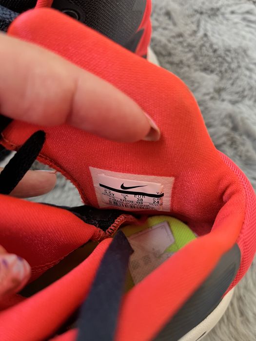 Nike Hyperdunk високи кецове юношевски