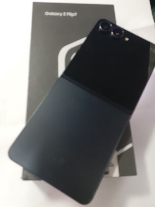 Samsung  Z flip 7 , impecabil