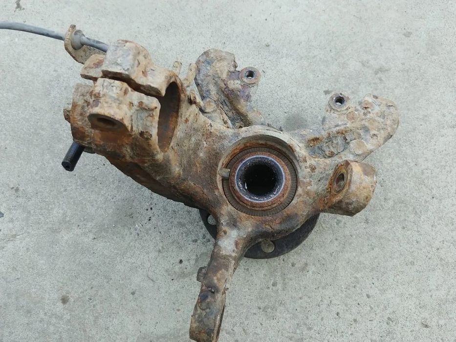 fuzeta stanga fata 1.2 b skoda fabia 1 6y
