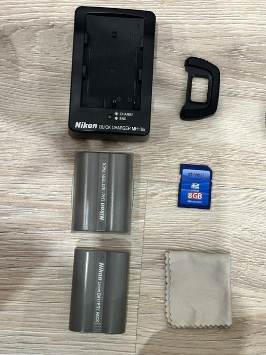 Зеркальная камера Nikon D90