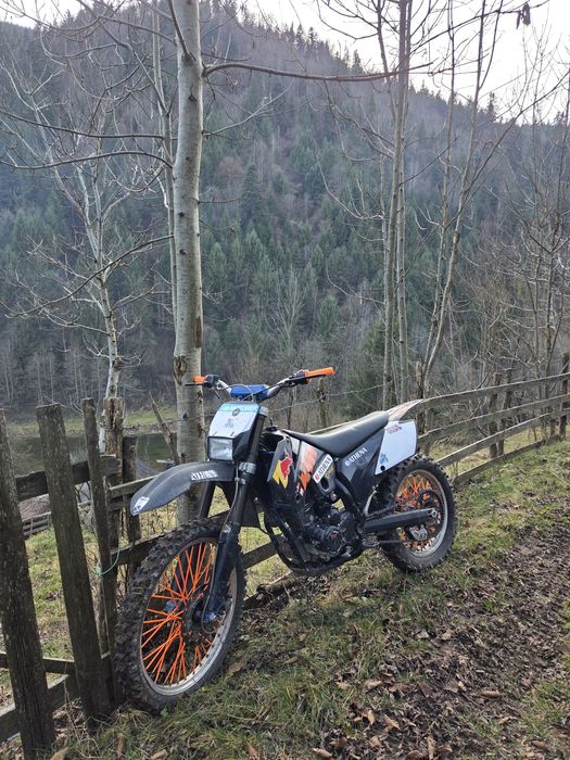 Vând s-au schimb ktm 250, in 4 timpi ,