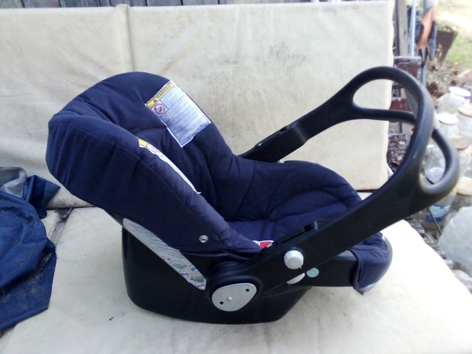 Детско столче Chicco 0 - 13 кг. за автомобил