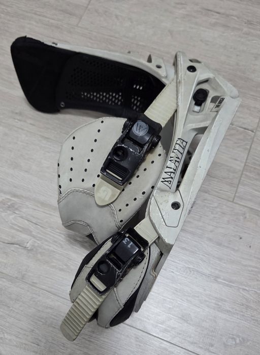 Legaturi Burton Malavita EST Marime M