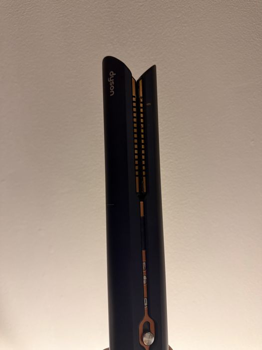 Преса за коса - Dyson