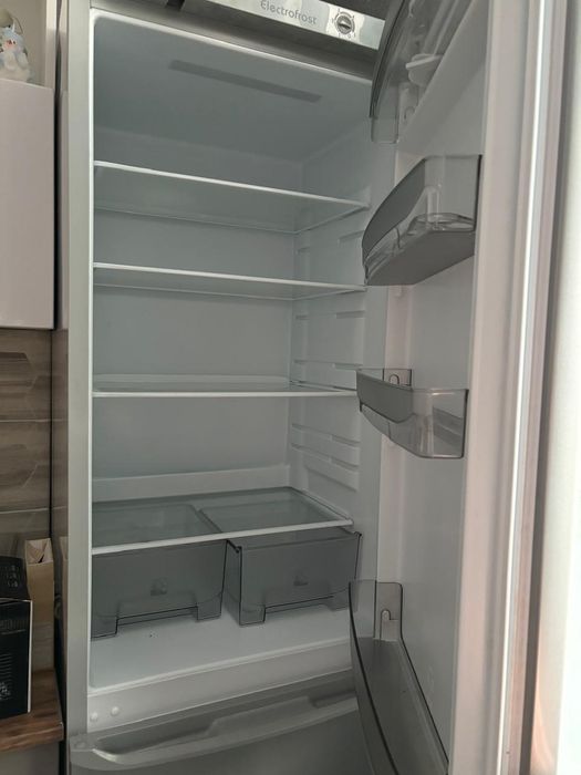 Продам новый холодильник