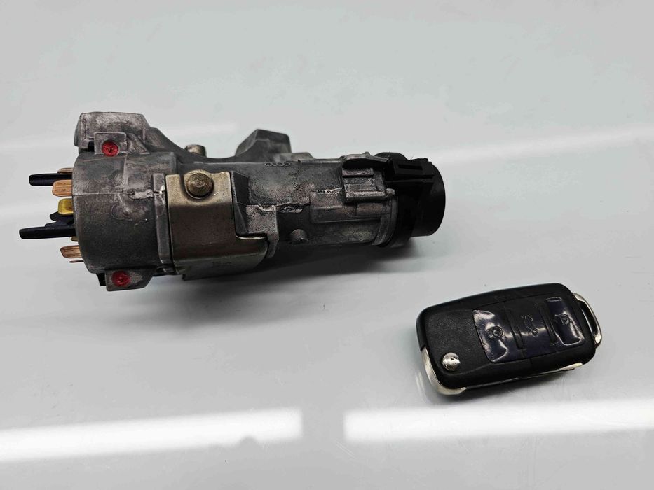 Contact cu cheie  Seat Ibiza 5 (6J5) [Fabr 2008-2017] 4B0905851Q 1.2