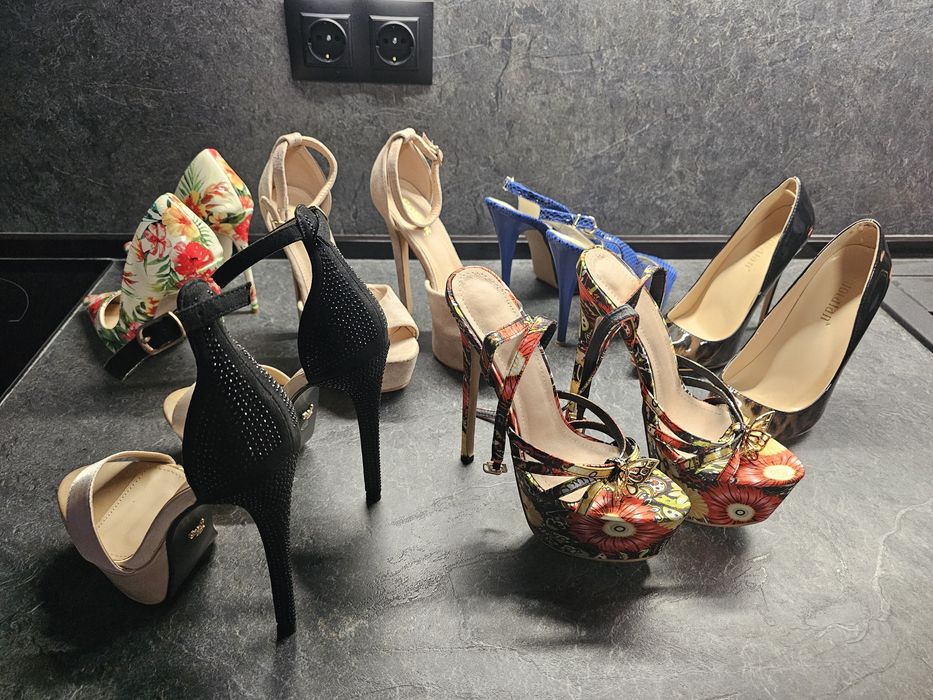 Дамски обувки с висок ток