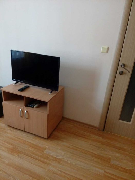 Дава се под наем Двустаен апартамент в Несебър - 52 кв.м за 71.4 € - Снимка #1