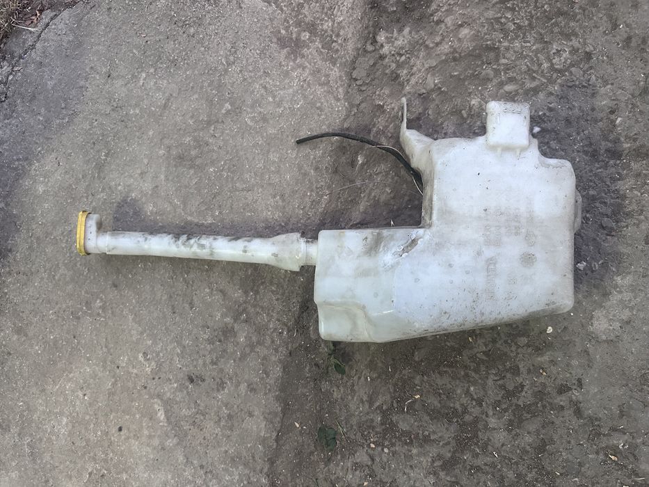 Казанче Течност за Чистачки Опел виваро/Рено трафик