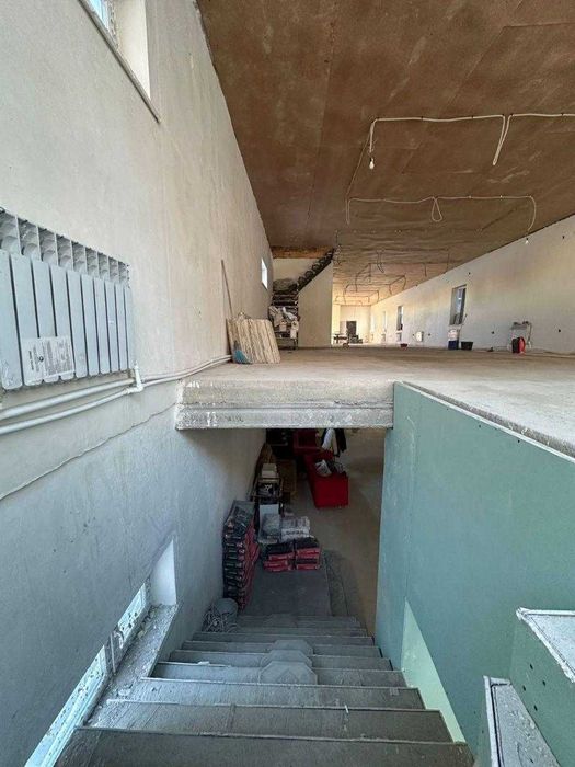 Коммерция в центре, первая линия