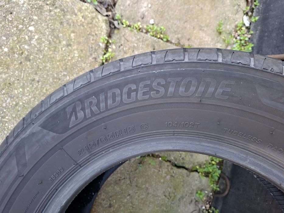 2бр 215/65/15 С за бус или ван подсилени марка бриджистон като нови