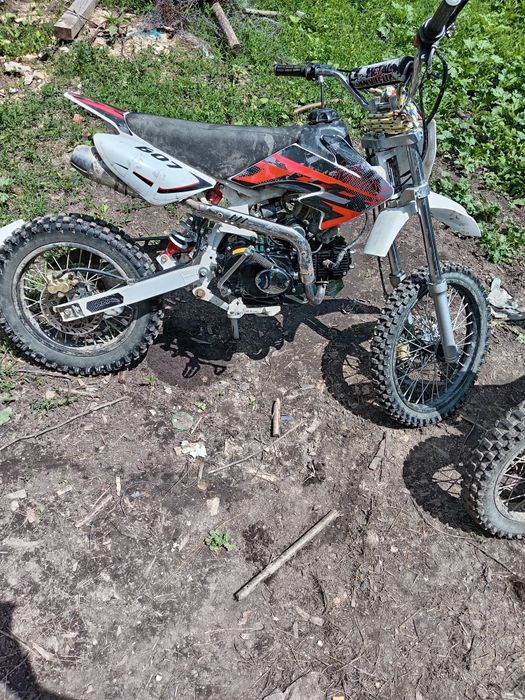 Cross 125 ccm în stare de funcționare perfectă