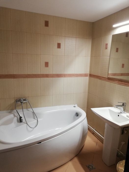 Proprietar închiriez apartament 2 camere decomandat