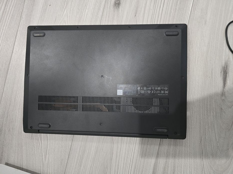 Laptop Lenovo IdeaPad s145 ca nou adus din uk