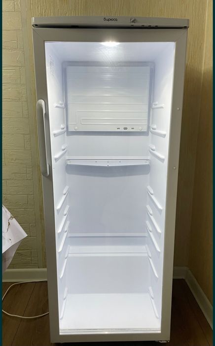 Продам ветринный холодильник