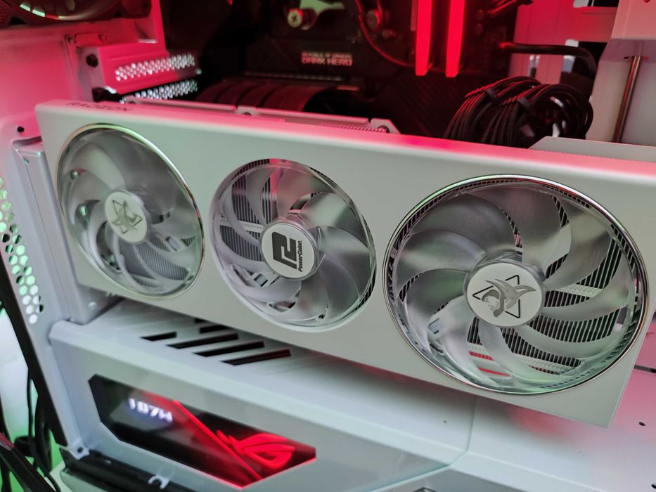 Powercolor AMD Radeon 7800XT Hellhound Spectral White