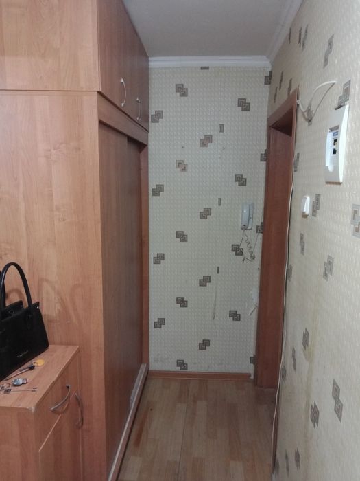 Продам 1ком. квартиру на 4мкр. ( 50м )