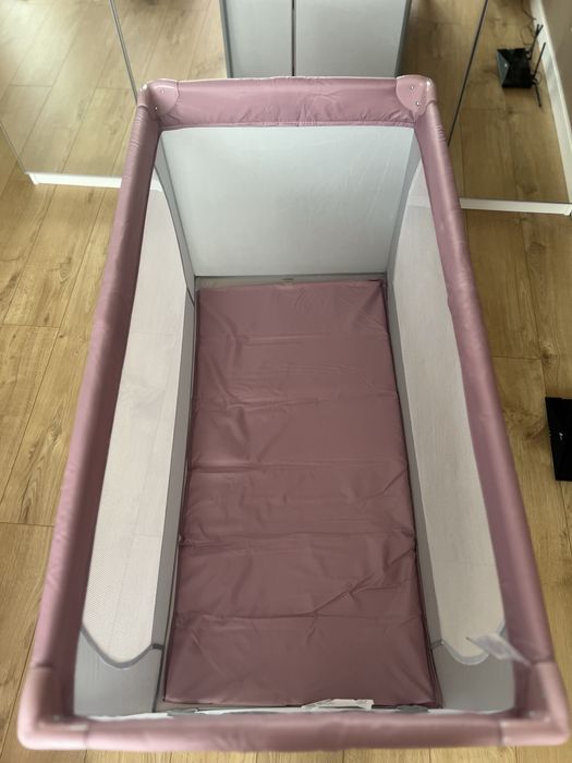 Patut pliabil nou cu eticheta.