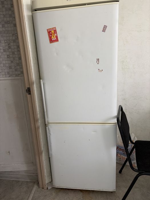 Продам холодильник на запчасти