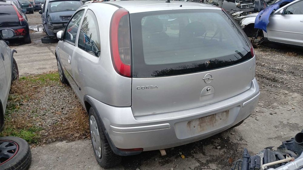 Dezmembrez Opel Corsa C 1.2 Benzina Din 2004 - Z12XE