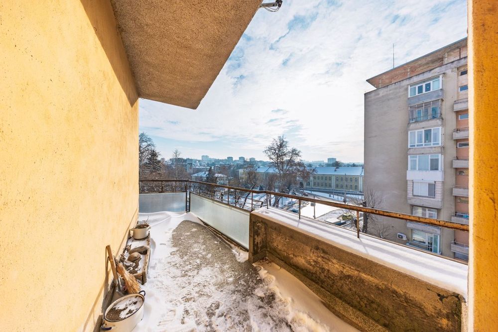 Продава се Тристаен апартамент в Плевен, Идеален център - 91 кв.м за 645 €/кв.м - Снимка #9