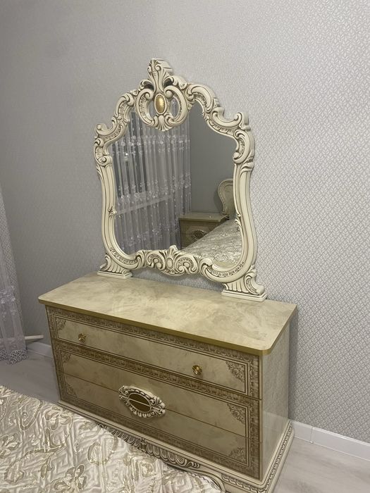 Спальный гарнитур б/у