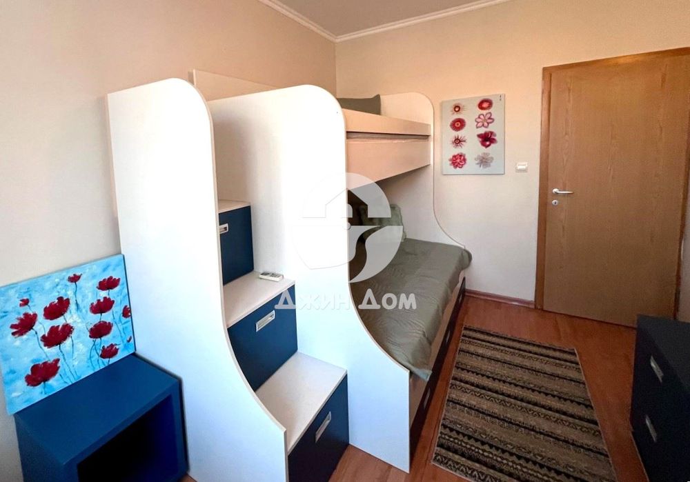 Тристаен апартамент с ЧАСТИЧНА ГЛЕДКА МОРЕ в к-с "Райска градина"