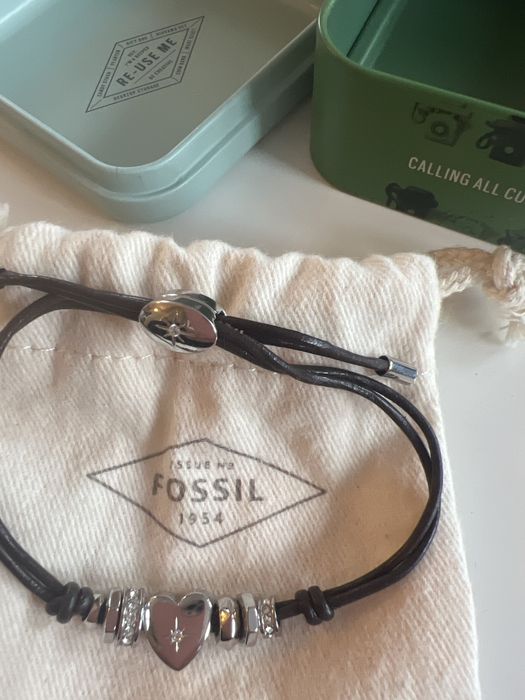 Гривна FOSSIL кожена, нова дамска