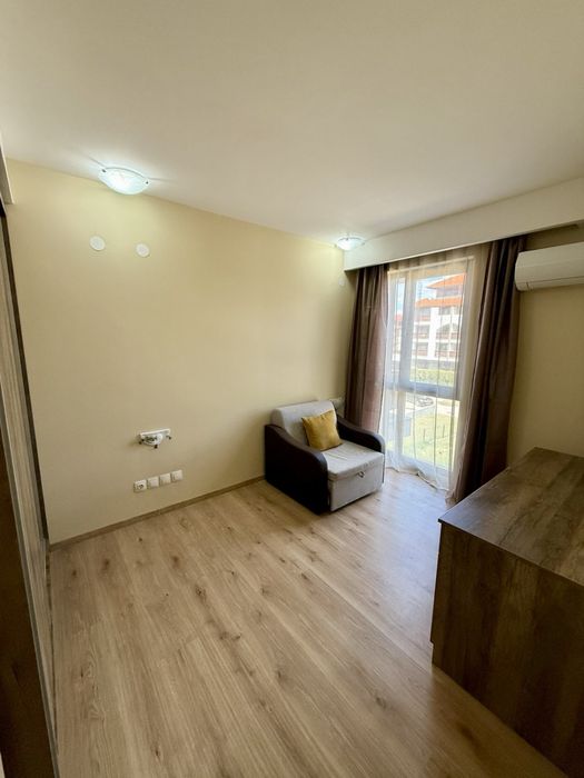 Тристаен светъл апартамент в жил. сграда с Акт 16 в Банско