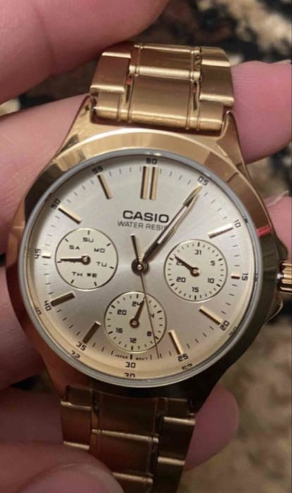 Женские наручные часы