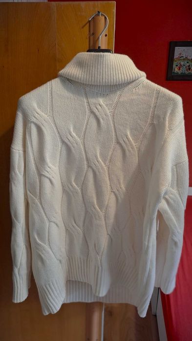 Вълнен пуловер Massimo Dutti. Размер М