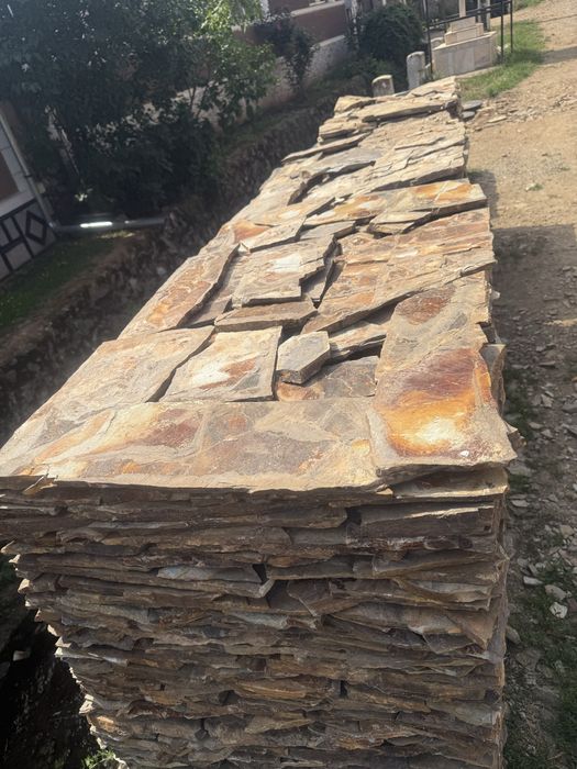 Vând piatra ornamentală de placat