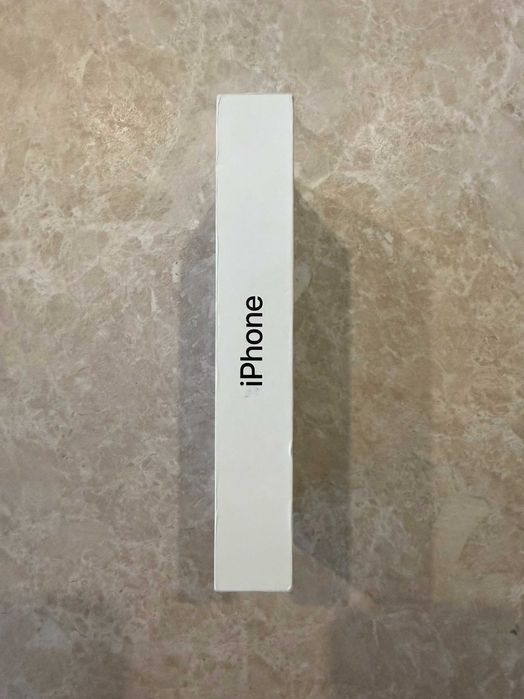 Apple iPhone 17e 256GB Black – Чисто нов, запечатан, + подарък адаптер!