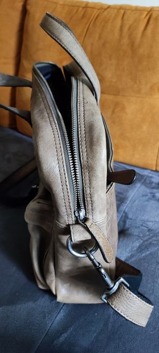 Елегантна чанта за лаптоп или таблет, от естествена кожа.