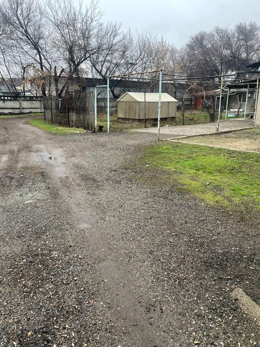 Два дома с большим участком