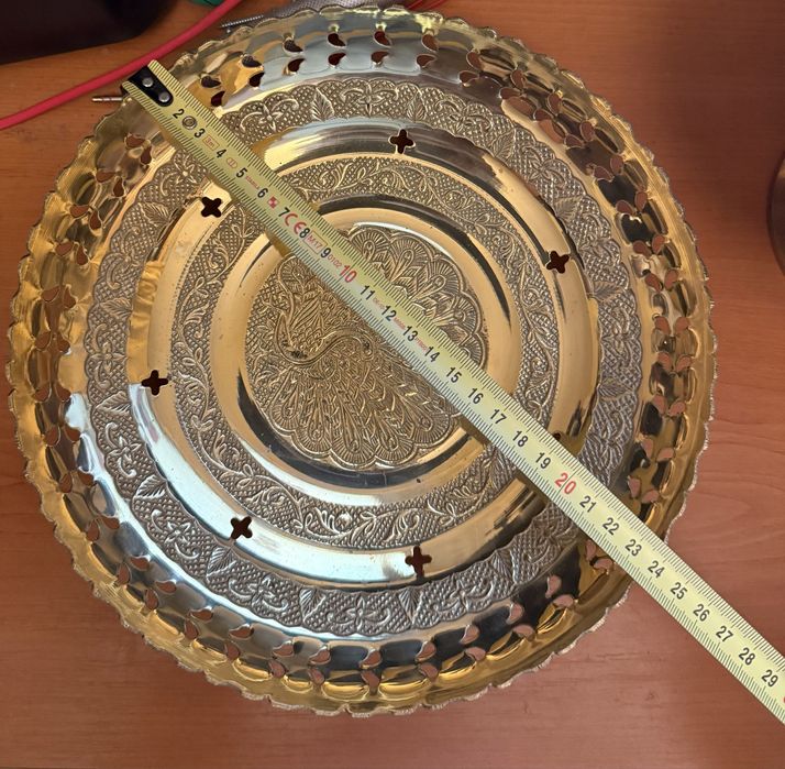 Бронзови чинии и фруктиера , свещници , купичка и пепелник