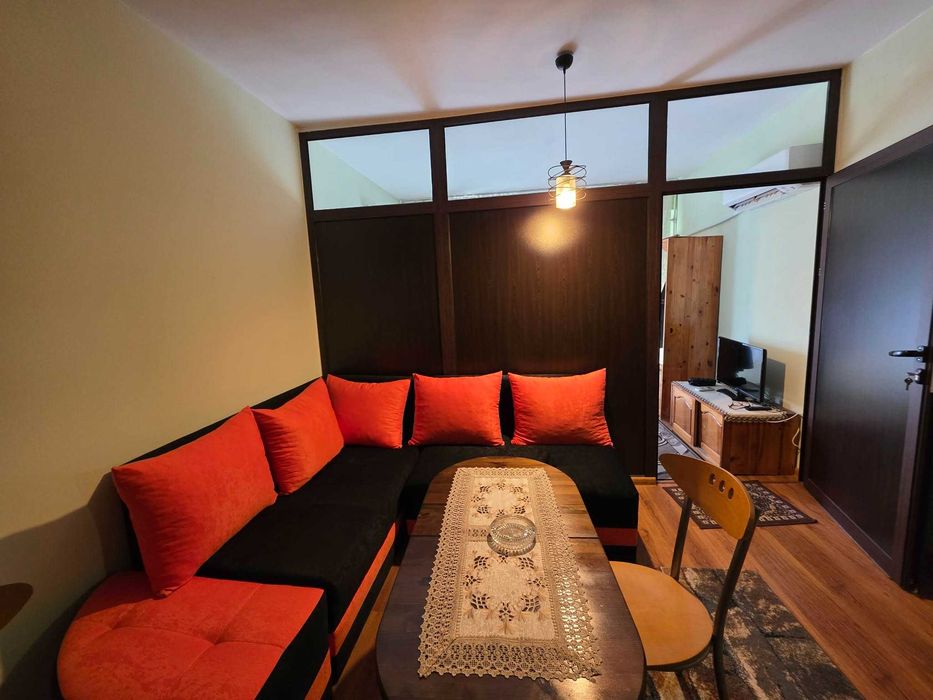 Продава 2-стаен апартамент, кв.Изток, гр.Перник-преустроен в 3-стаен