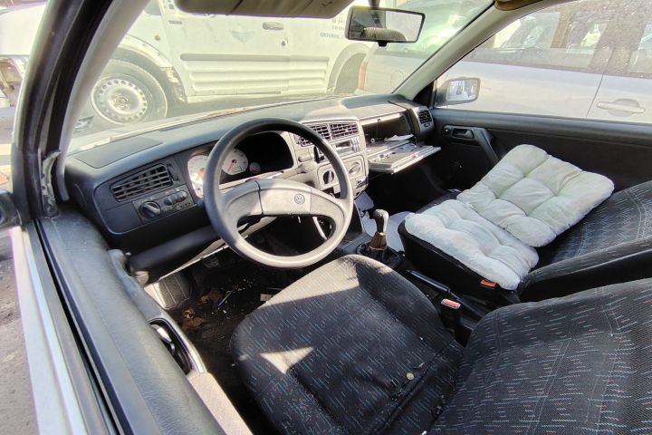 Bara spate Volkswagen VW Golf 1995 1.4 4MT (60 hp)