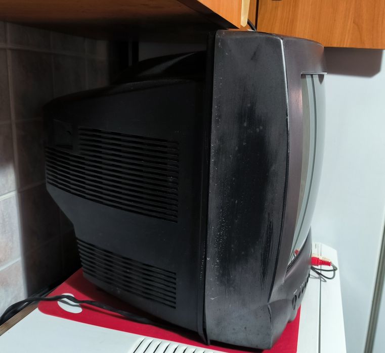 Продам небольшой телевизор Daewoo