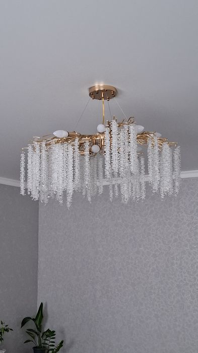 Продаем люстра в отличном состояние