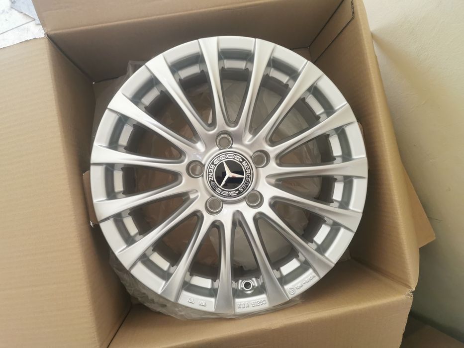Vand jante de aliaj pentru Mercedes pe 16 marca Oxxo