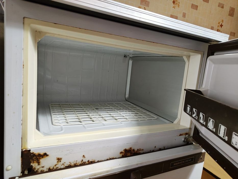 Продам холодильник Минск 15М