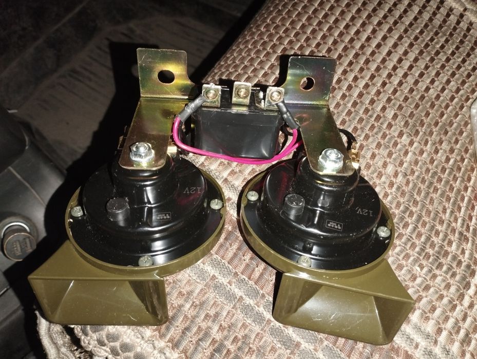 Клаксон автомобильный