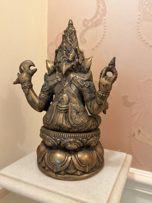 Rar !! Statuie reprezentandu-l pe zeul Ganesha !