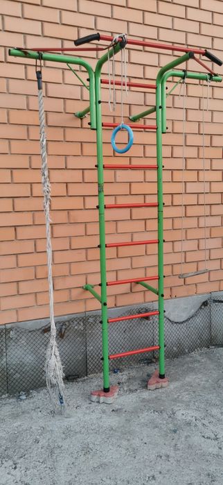 Шведская стенка, игровая площадка
