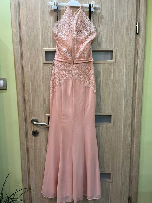 Продавам бална рокля